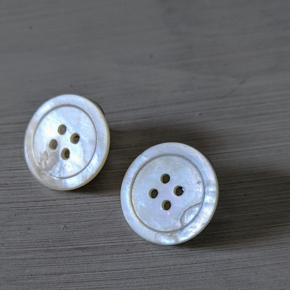 VTG MOTHER OF PEARL EARRINGS
